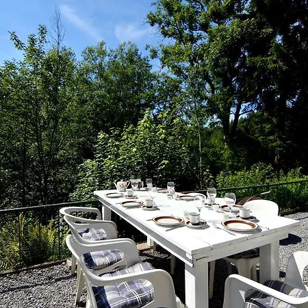 Holiday La Lienne Neucy